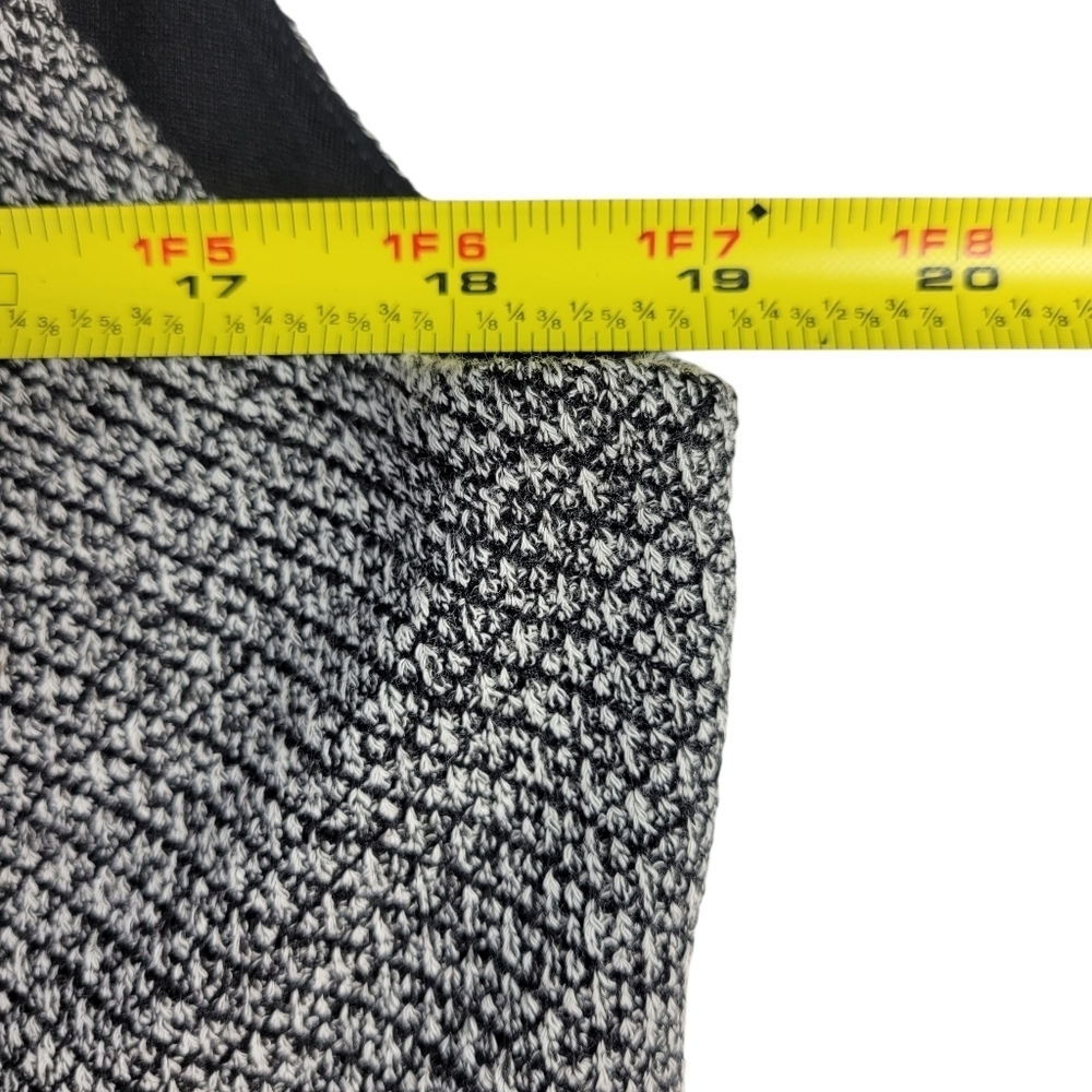 Loft Dress Size 12 Black White Flounce Hem V Neck Sleeveless Textured Back Zip - Picture 8 of 9